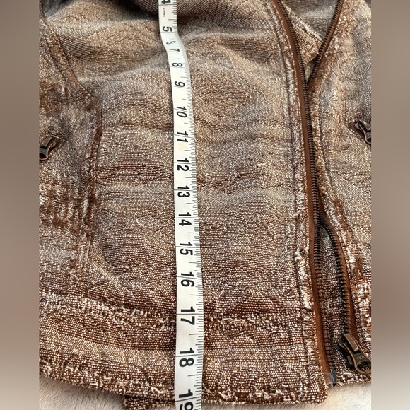 Free People Moto Style Distressed Jacquard Jacket size 0 Brown Woven Tapestry - Picture 16 of 16